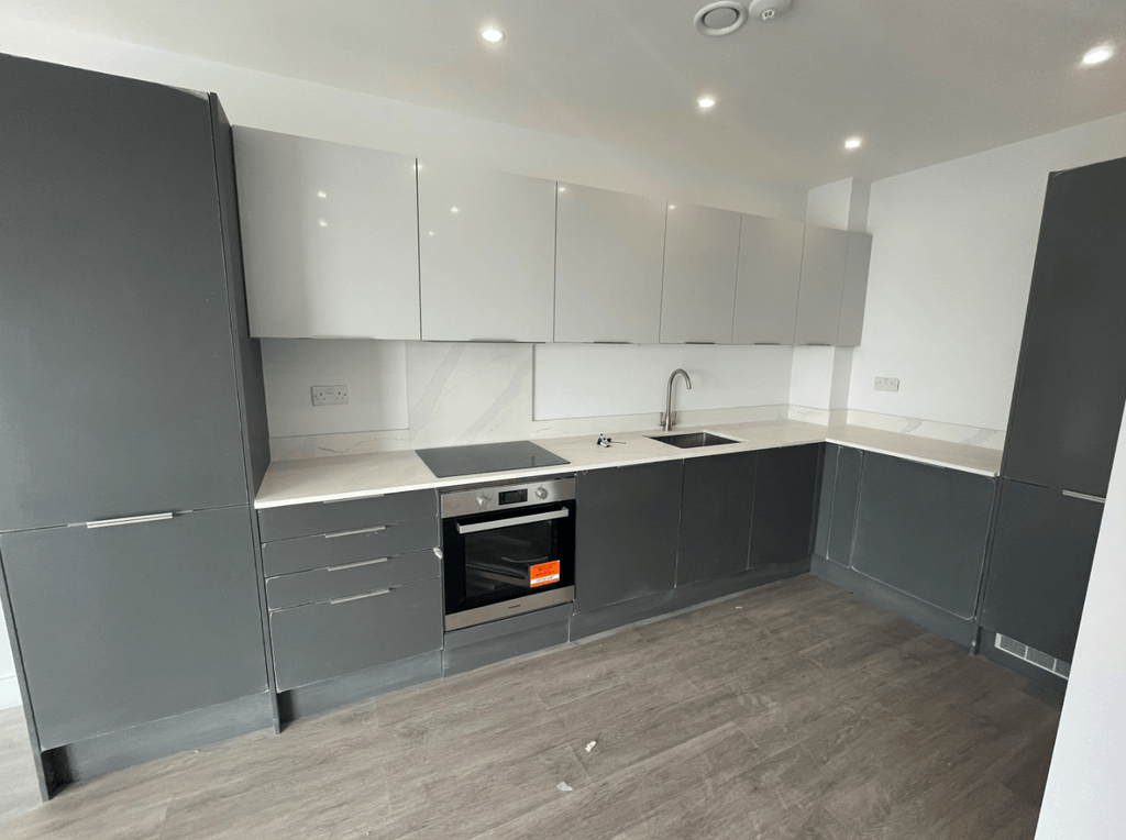 Property photo 1 of 7 2 Bed Flat To Rent Dover Court, Southall Ub2