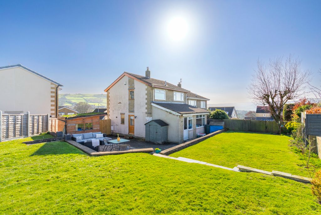 Property photo 1 of 32 Rear Garden