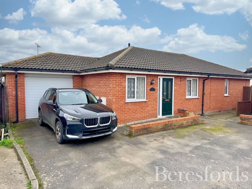 Property photo 1 of 19 Front