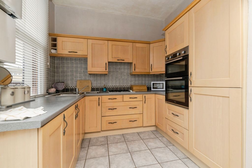 Property photo 2 of 14