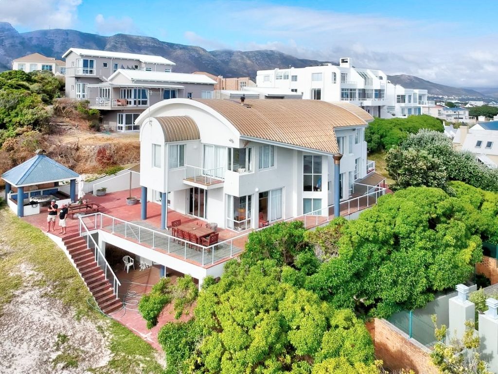 Property photo 1 of 33