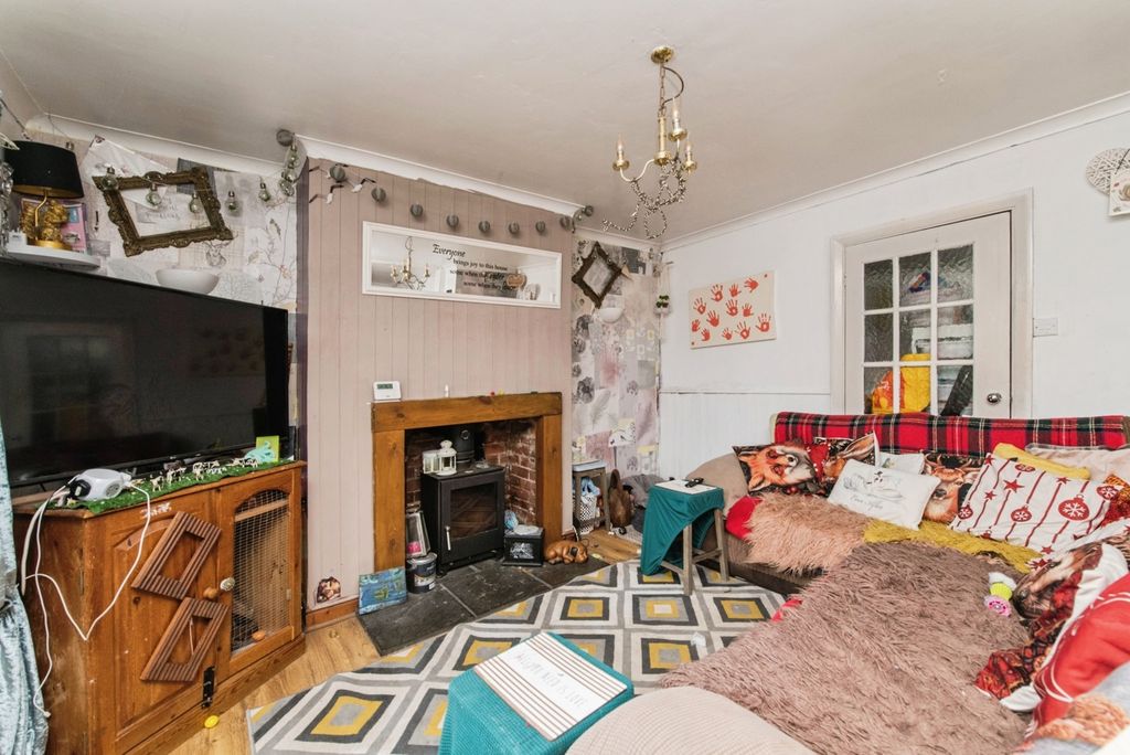 Property photo 2 of 17 Photo