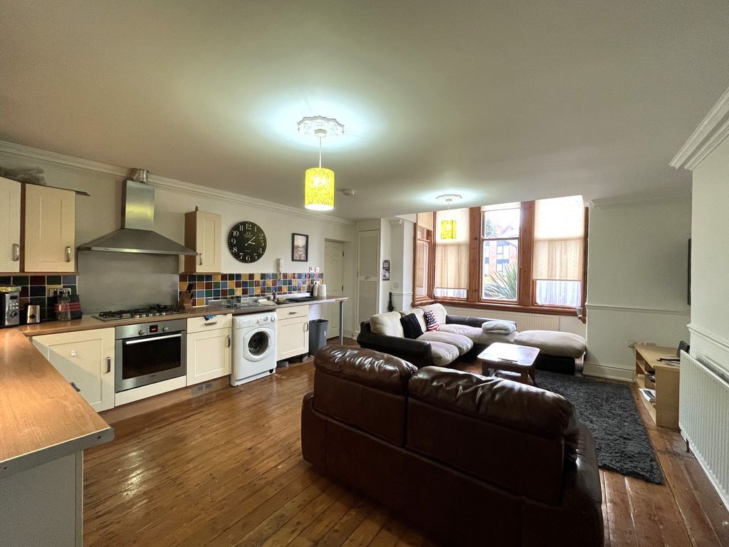 Property photo 3 of 11