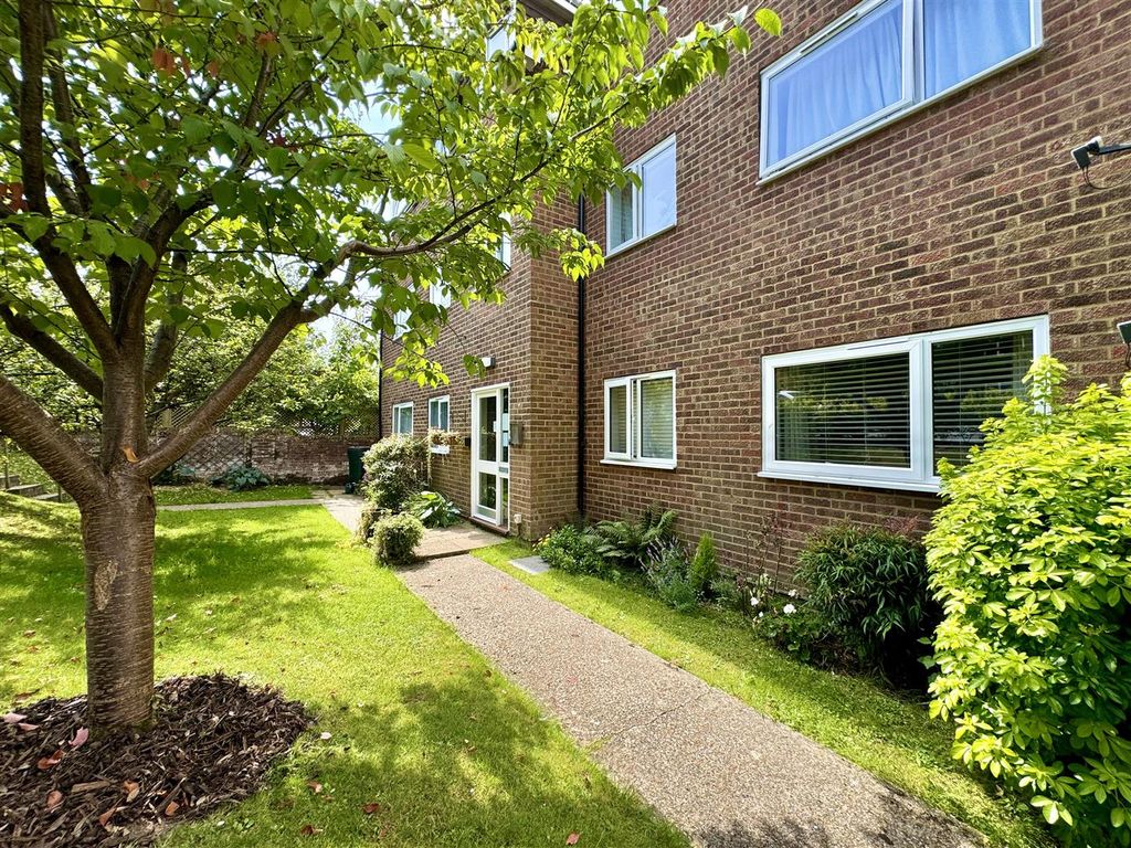 Property photo 3 of 23