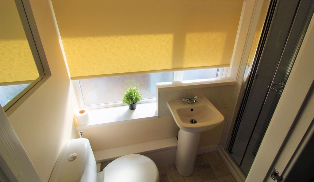 Property photo 3 of 4 Bathroom