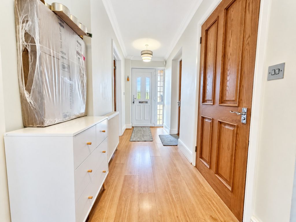 Property photo 3 of 24 5898042