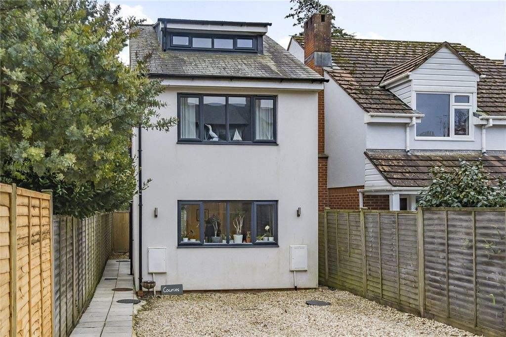 Property photo 2 of 18 Picture No. 27