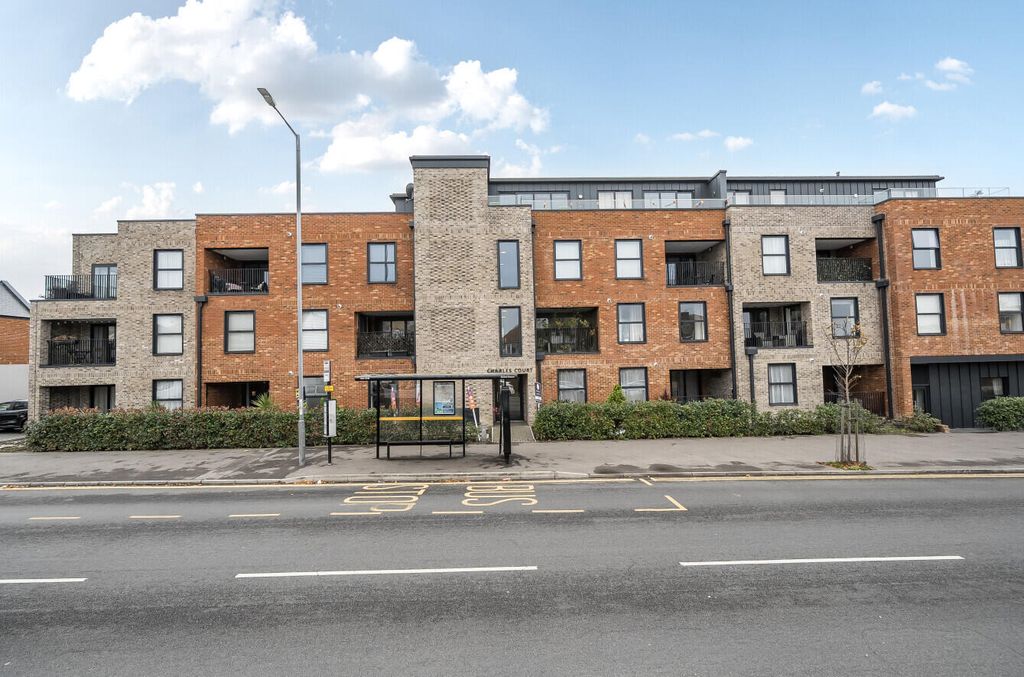 Property photo 1 of 20 Front (Exterior)