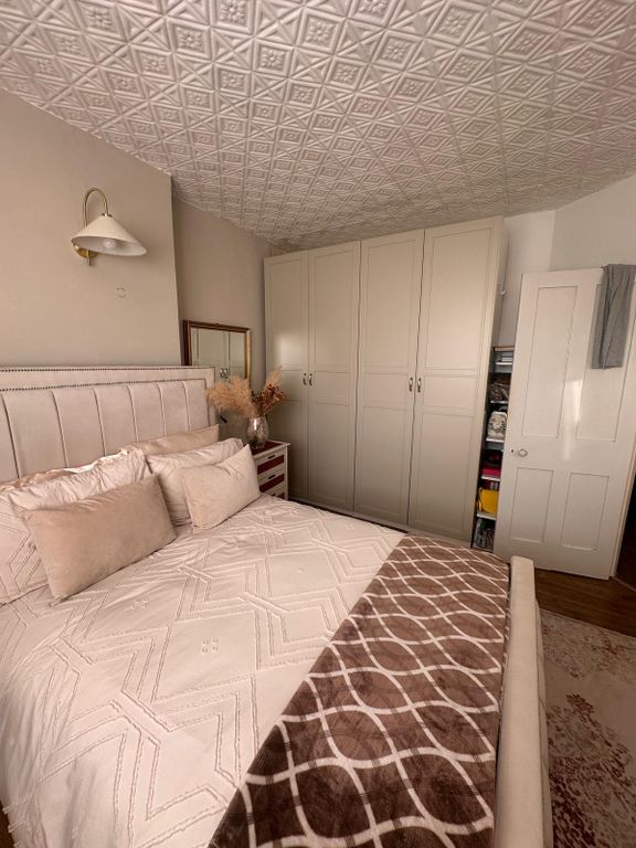 Property photo 2 of 10 Bedroom 1