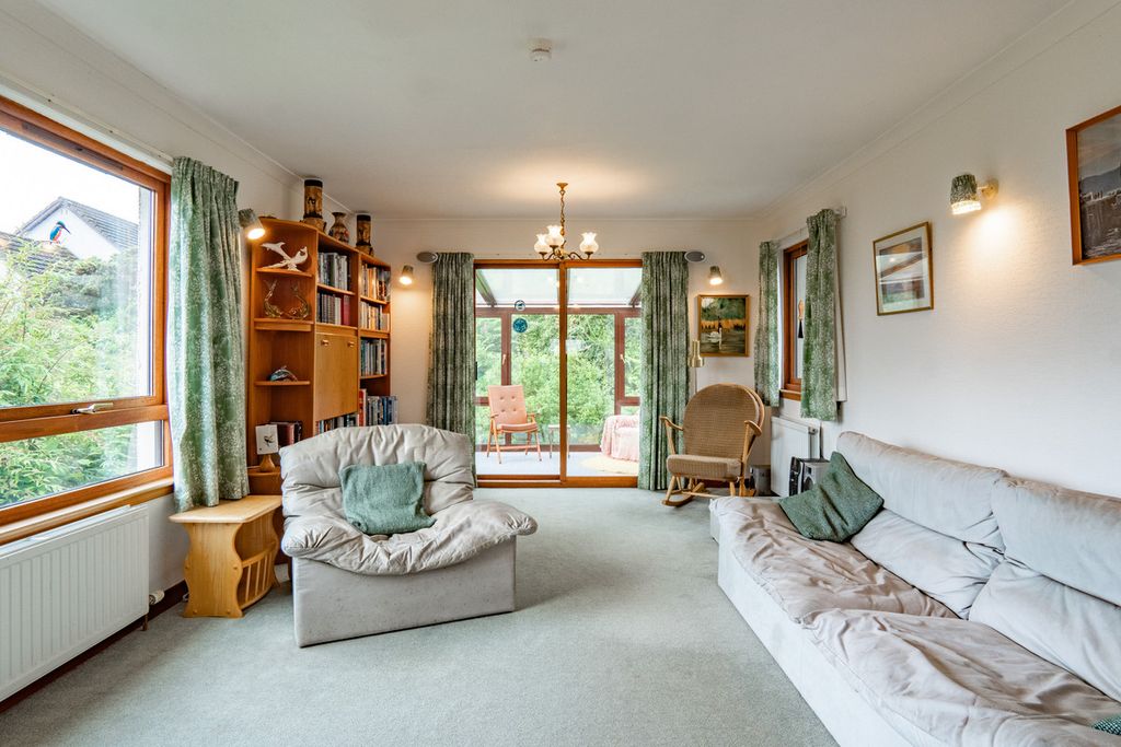 Property photo 3 of 41