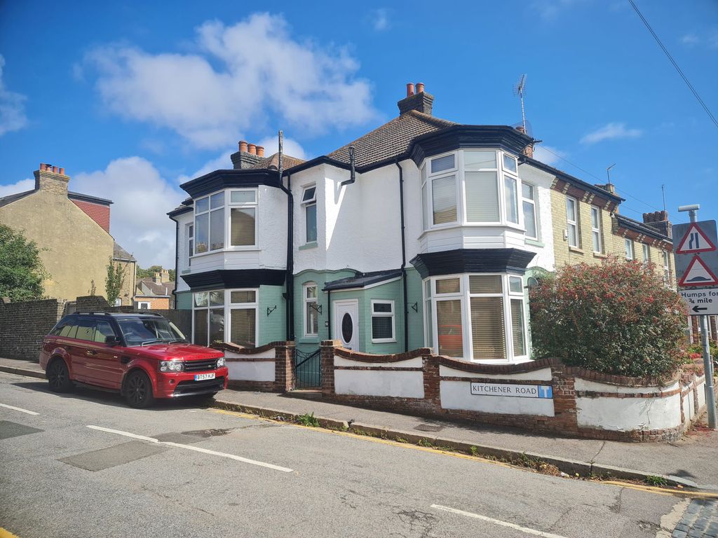 Property photo 1 of 32