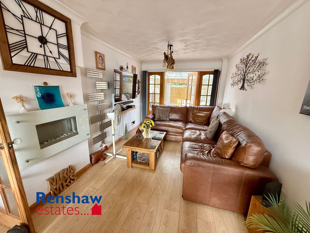 Property photo 2 of 13 L (1)