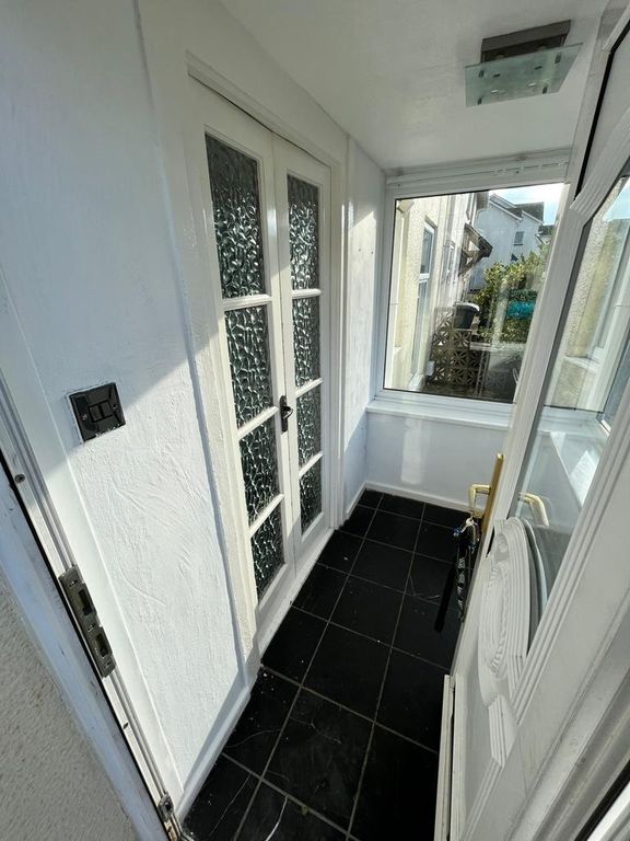 Property photo 3 of 23 Porch