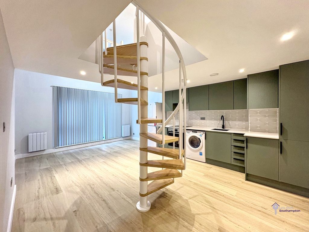 Property photo 2 of 8 Open Plan