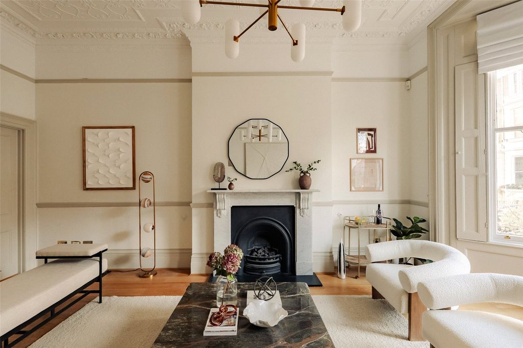 Property photo 3 of 17 Picture 3