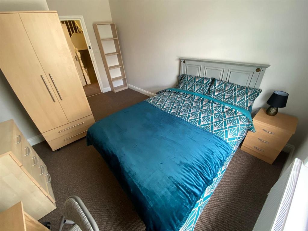 Property photo 3 of 21 4626702