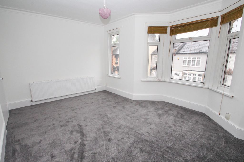 Property photo 2 of 12 5244401