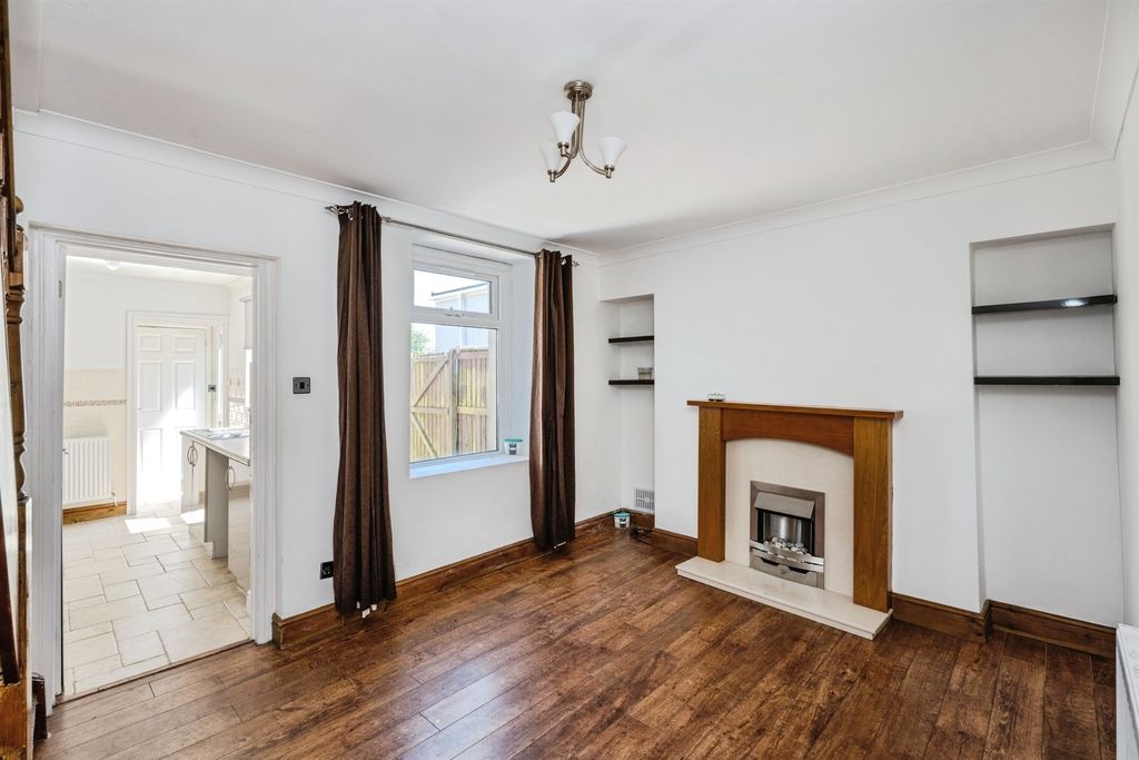 Property photo 2 of 12