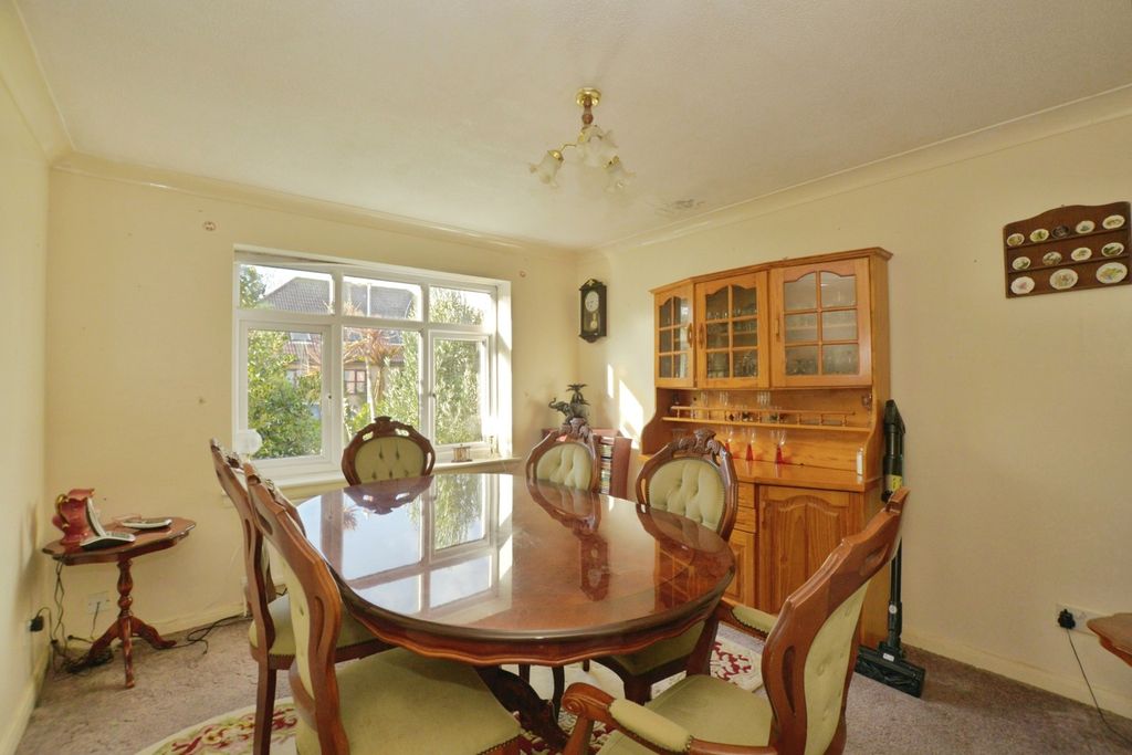 Property photo 3 of 15 Photo