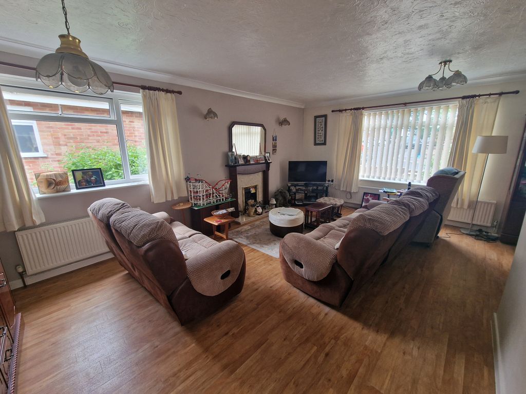 Property photo 2 of 12 Sitting Room