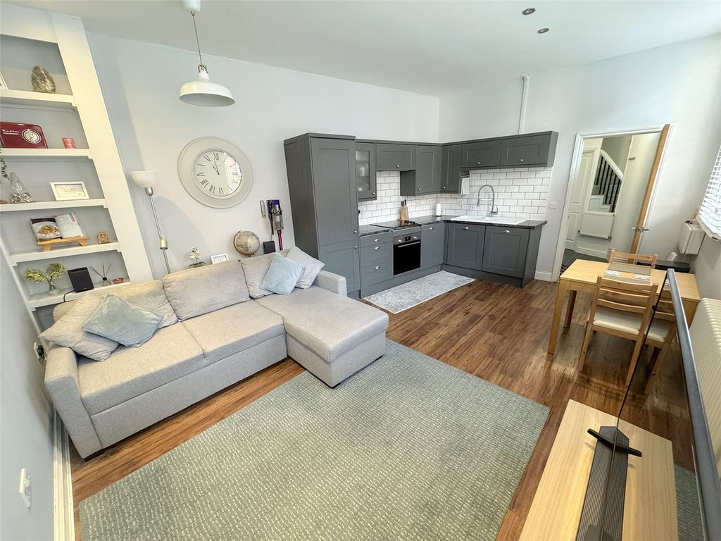 Property photo 2 of 13 Picture No. 38