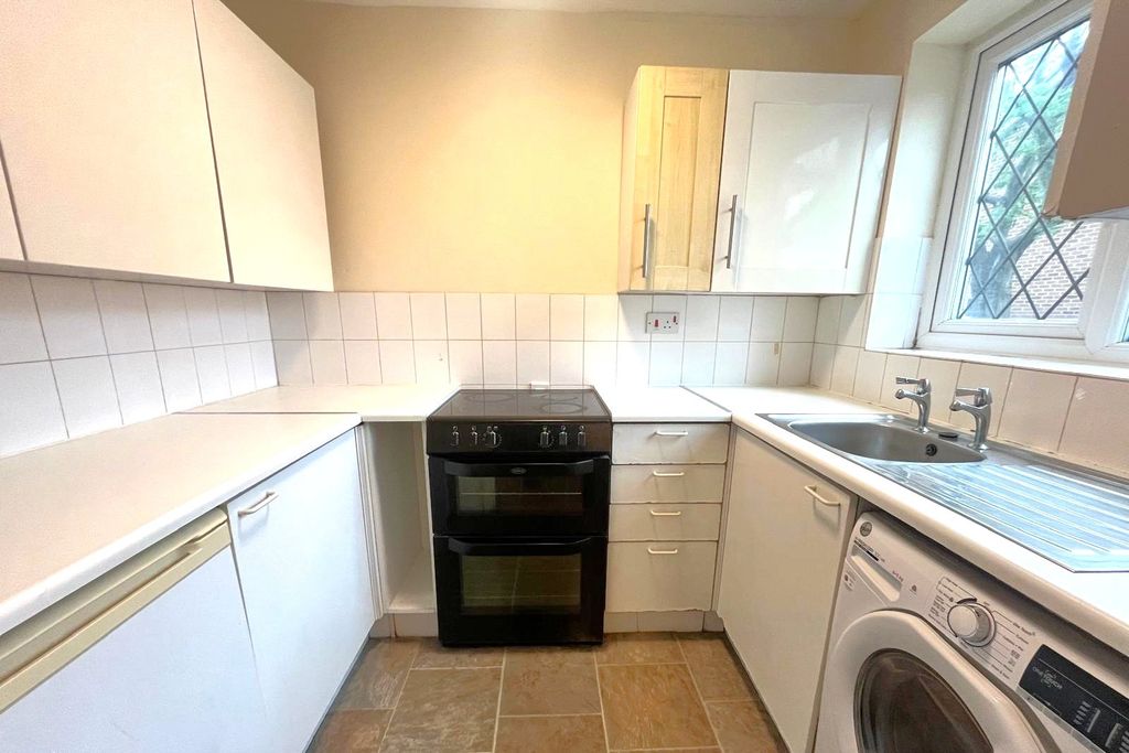 Property photo 2 of 11 Picture No. 10