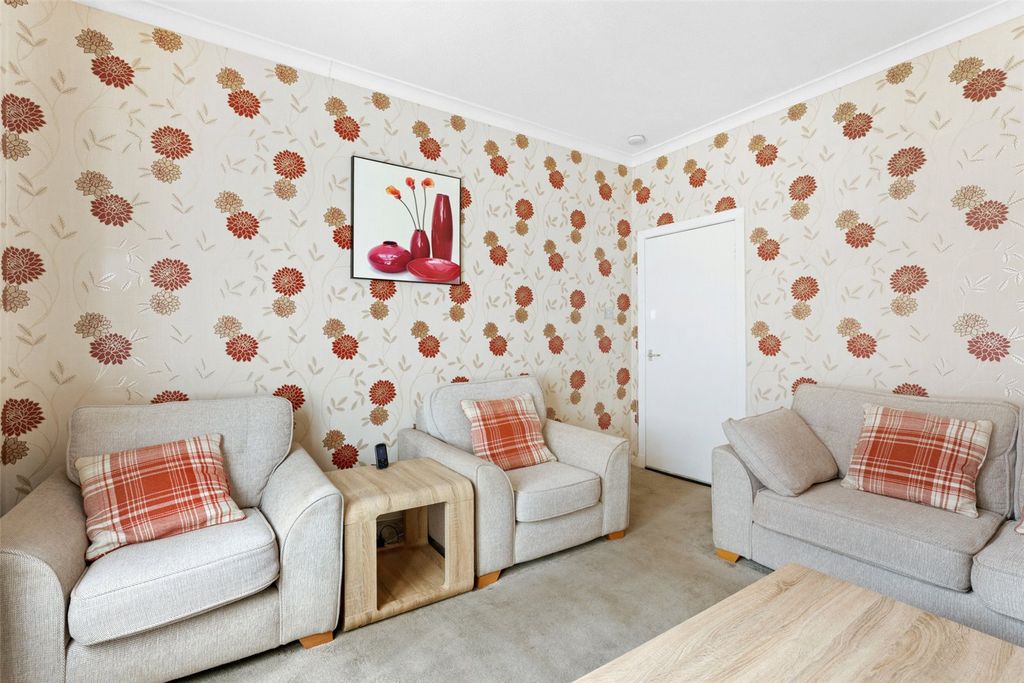 Property photo 2 of 11 Living Room