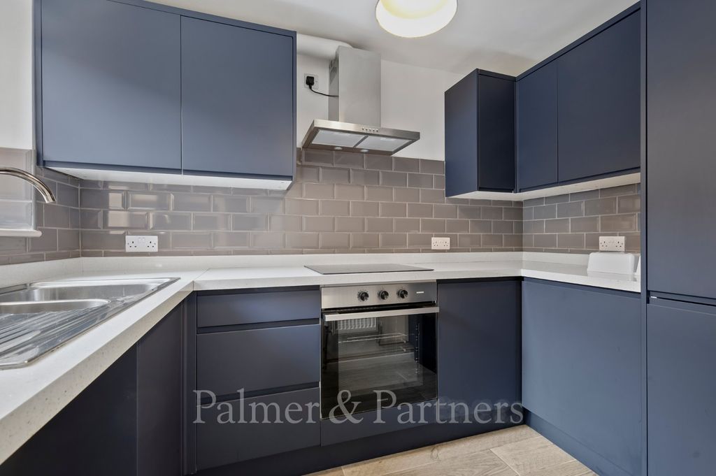 Property photo 2 of 10 Kitchen