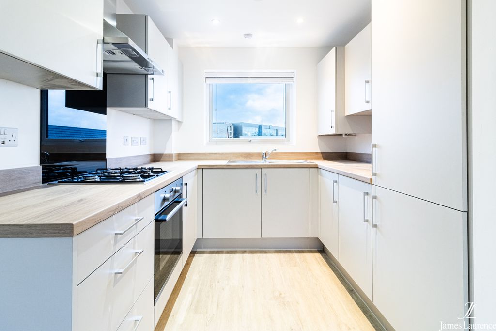 Property photo 3 of 14 8X1A5396-Hdr