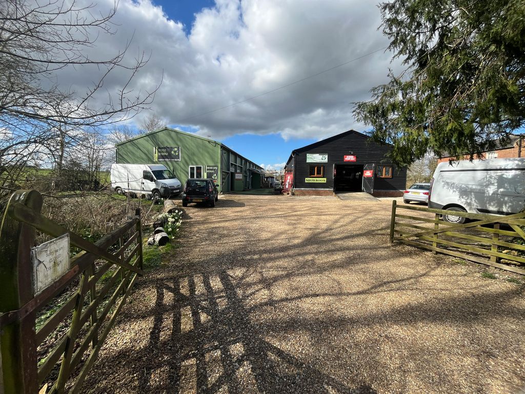 Property photo 3 of 9 20250328_135054061_Ios.Jpg