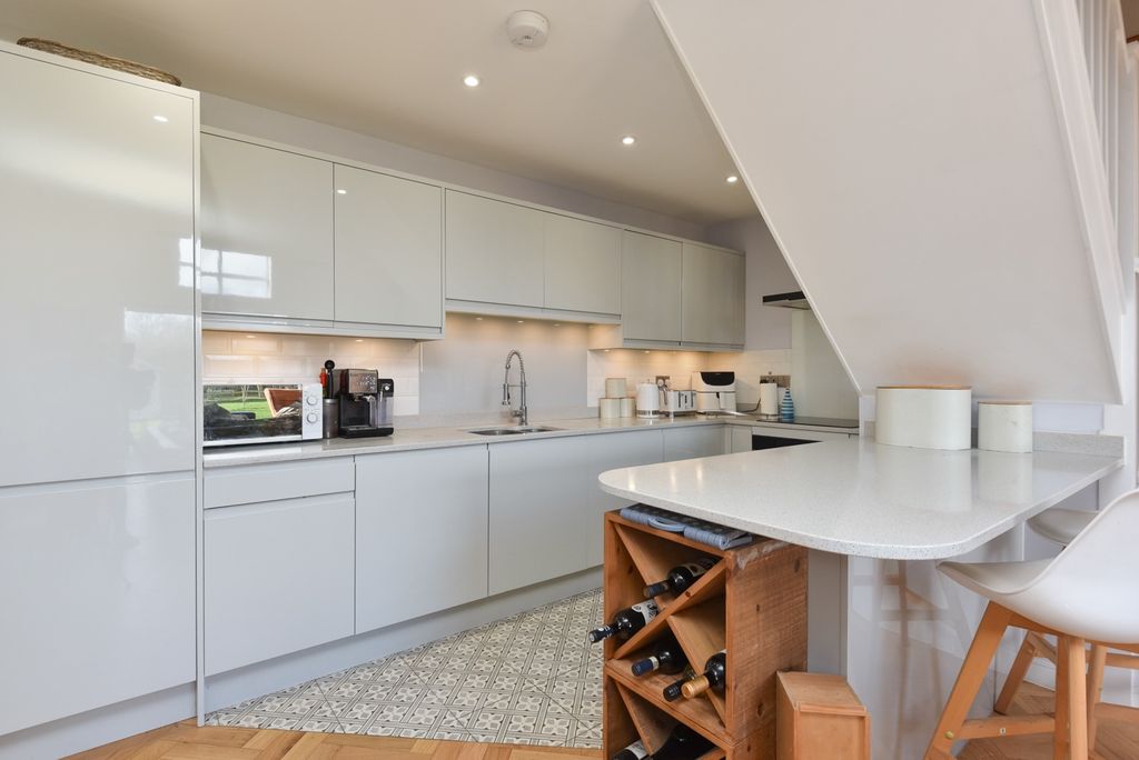 Property photo 3 of 24 4921009