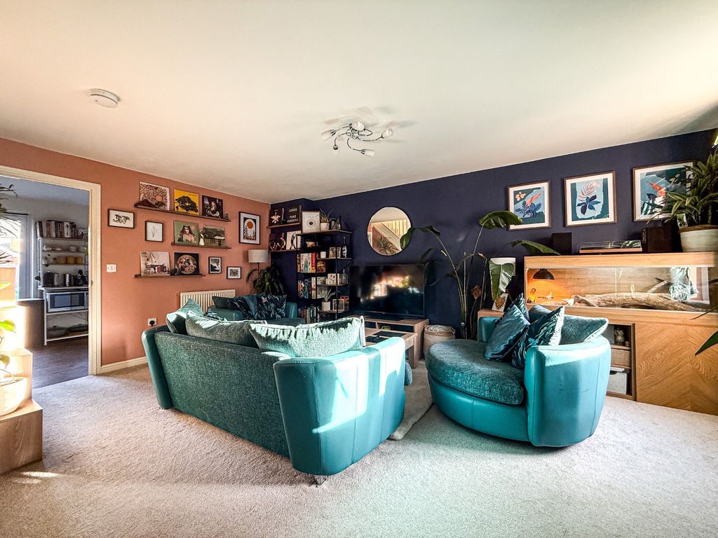 Property photo 2 of 15 4769123