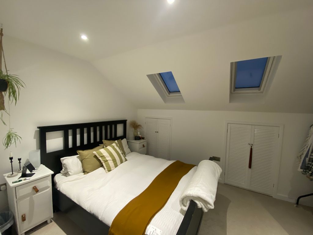 Property photo 1 of 9 Bedroom