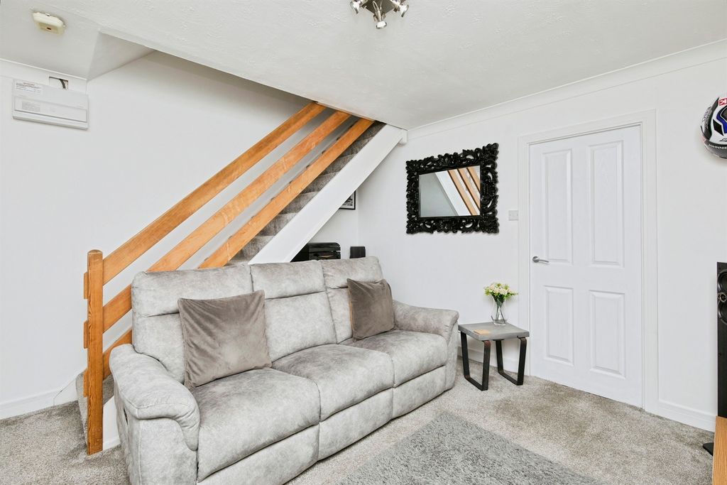 Property photo 3 of 17