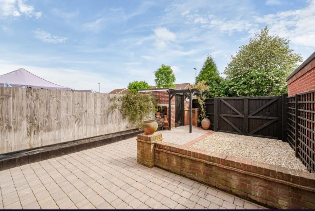 Property photo 2 of 16