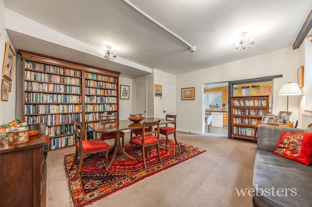 Property photo 3 of 34