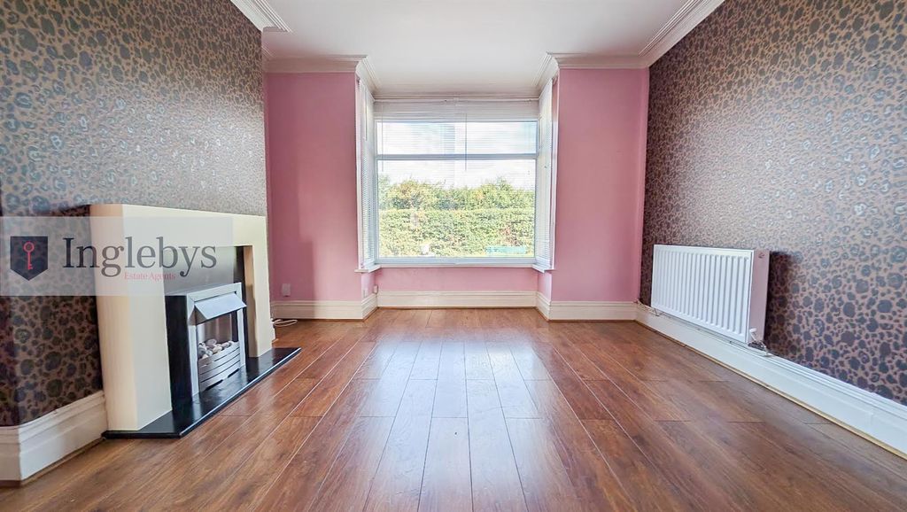 Property photo 3 of 18