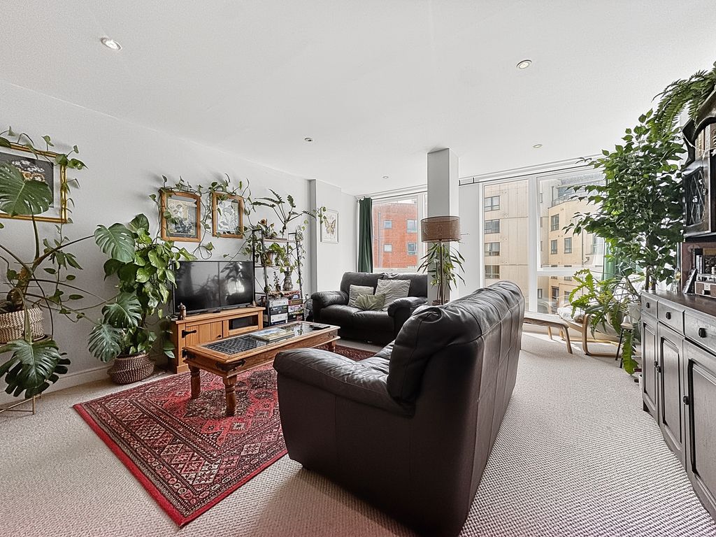 Property photo 2 of 11 Image