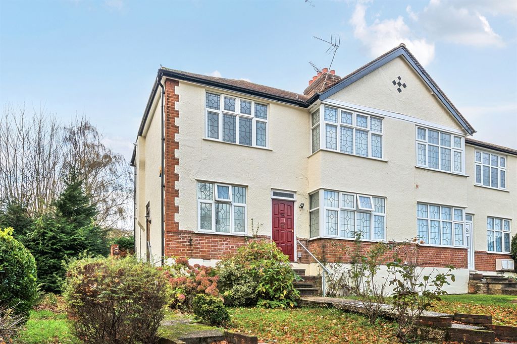 Property photo 1 of 11