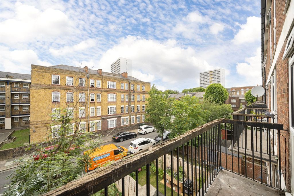 Property photo 3 of 12 Balcony