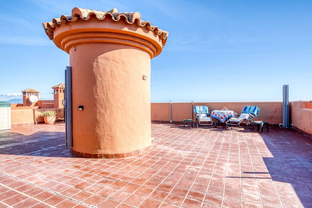 Property photo 2 of 25