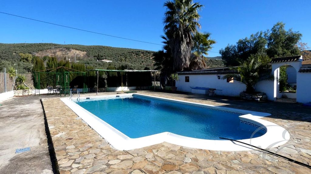 Property photo 1 of 27