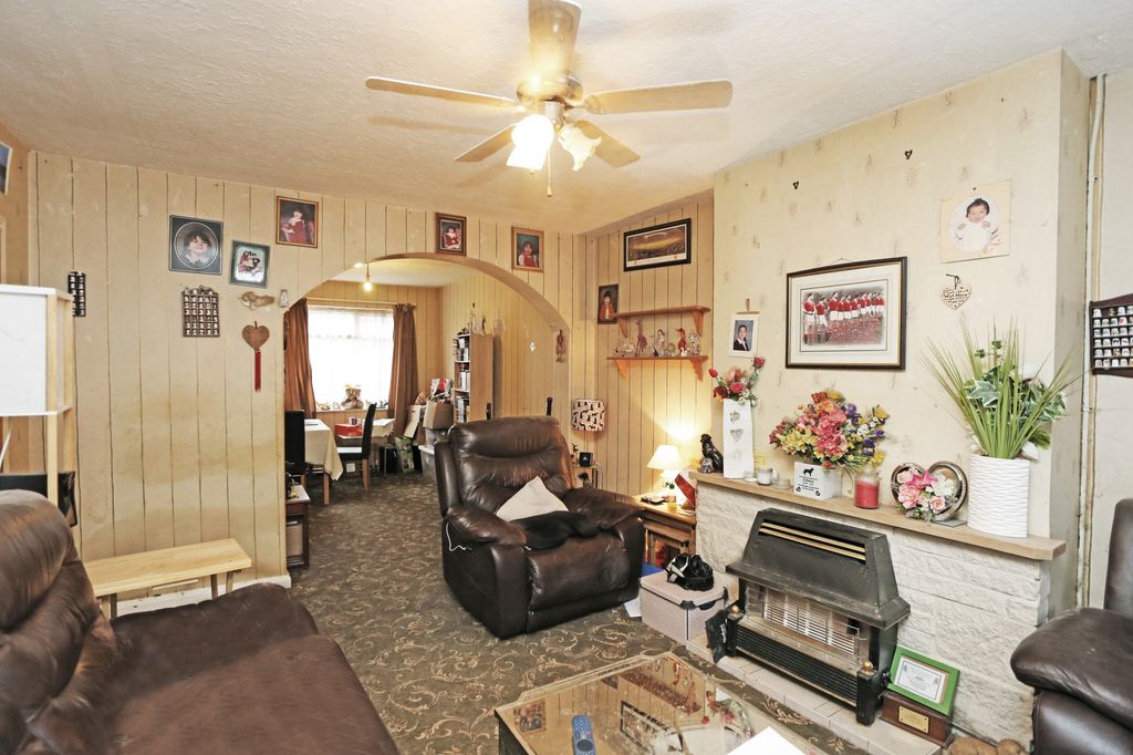 Property photo 3 of 11
