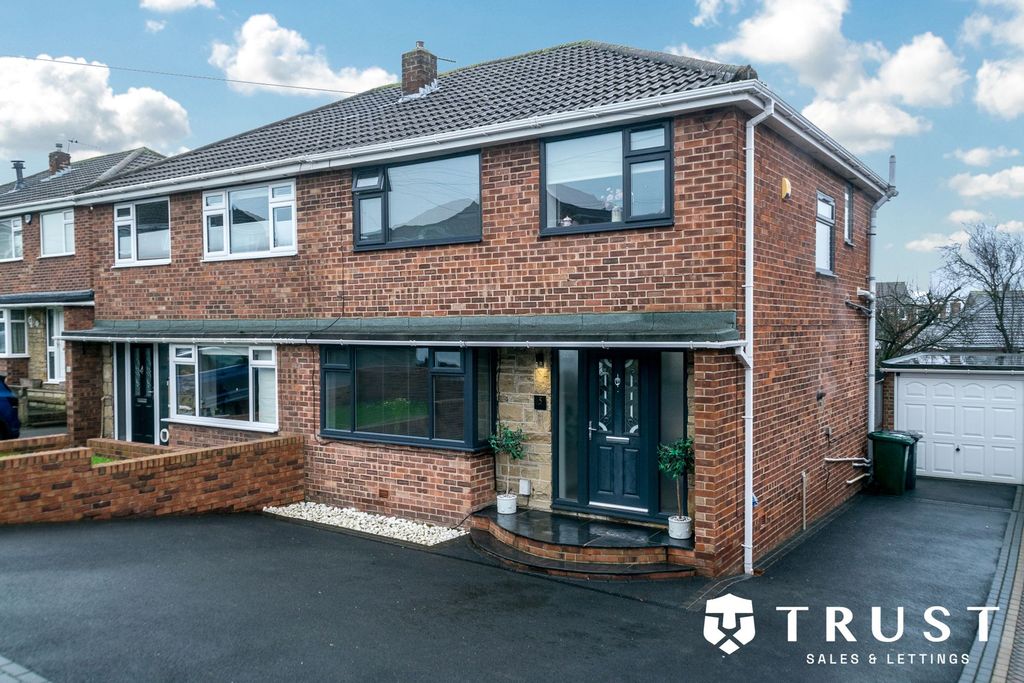 Property photo 1 of 37