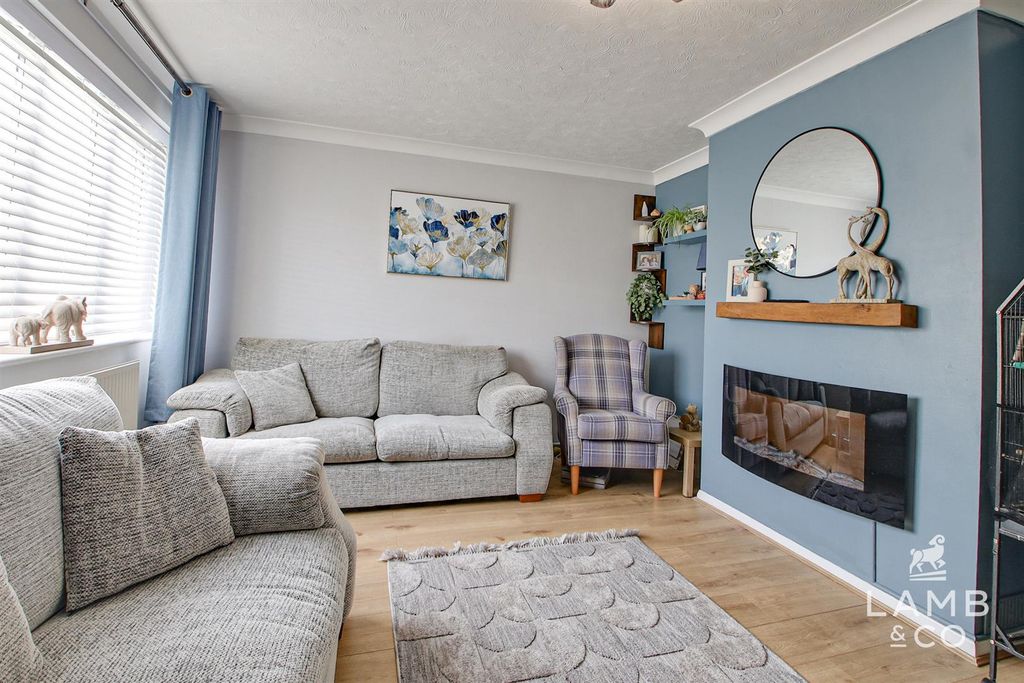 Property photo 3 of 18