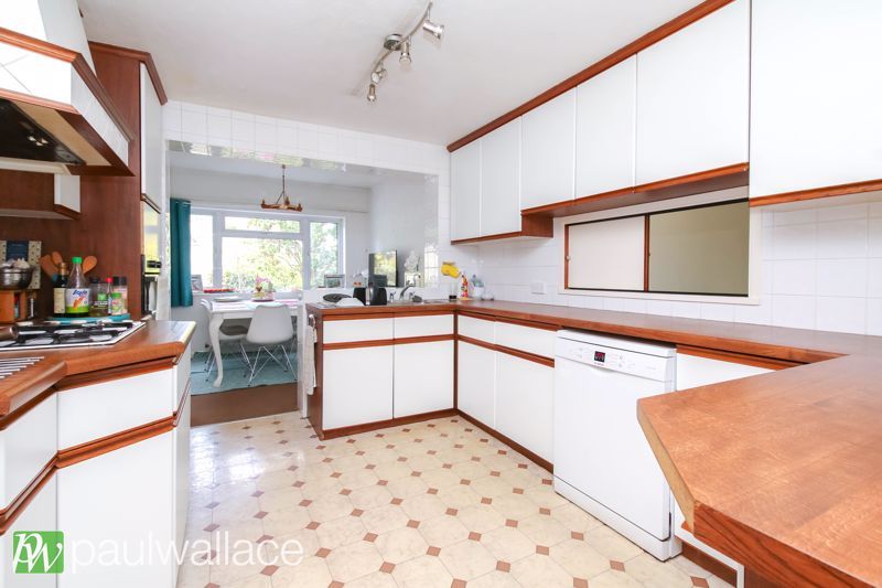 Property photo 3 of 20 Kitchen