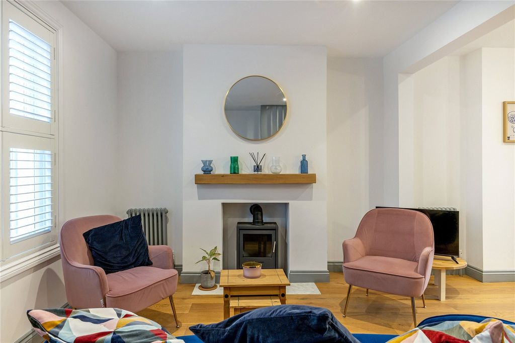 Property photo 3 of 11 Sitting Room