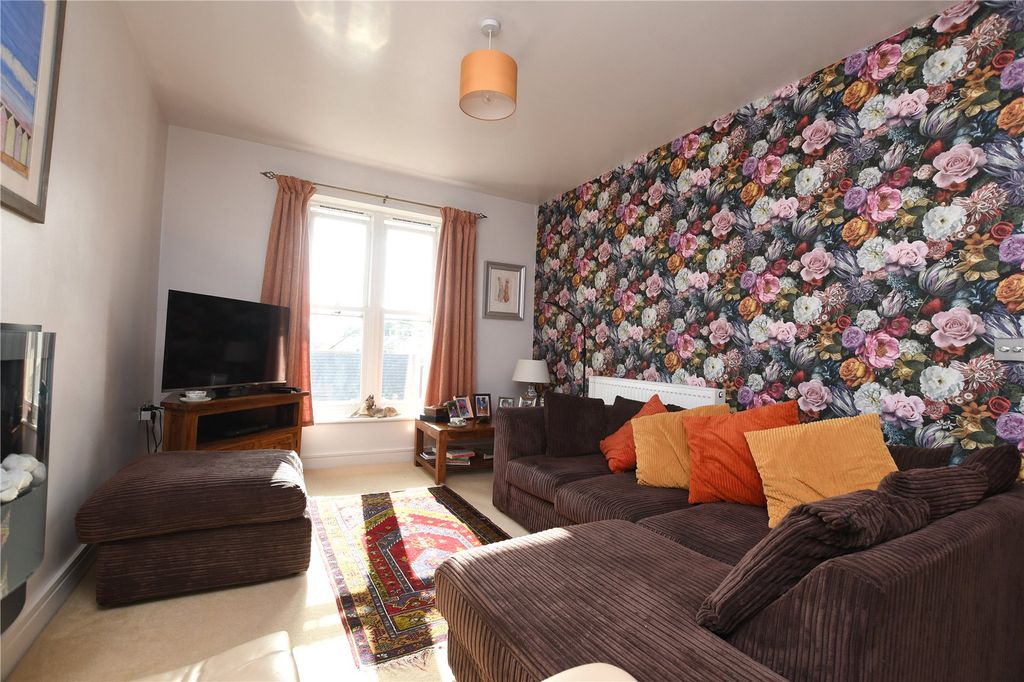 Property photo 3 of 12 Picture No. 21