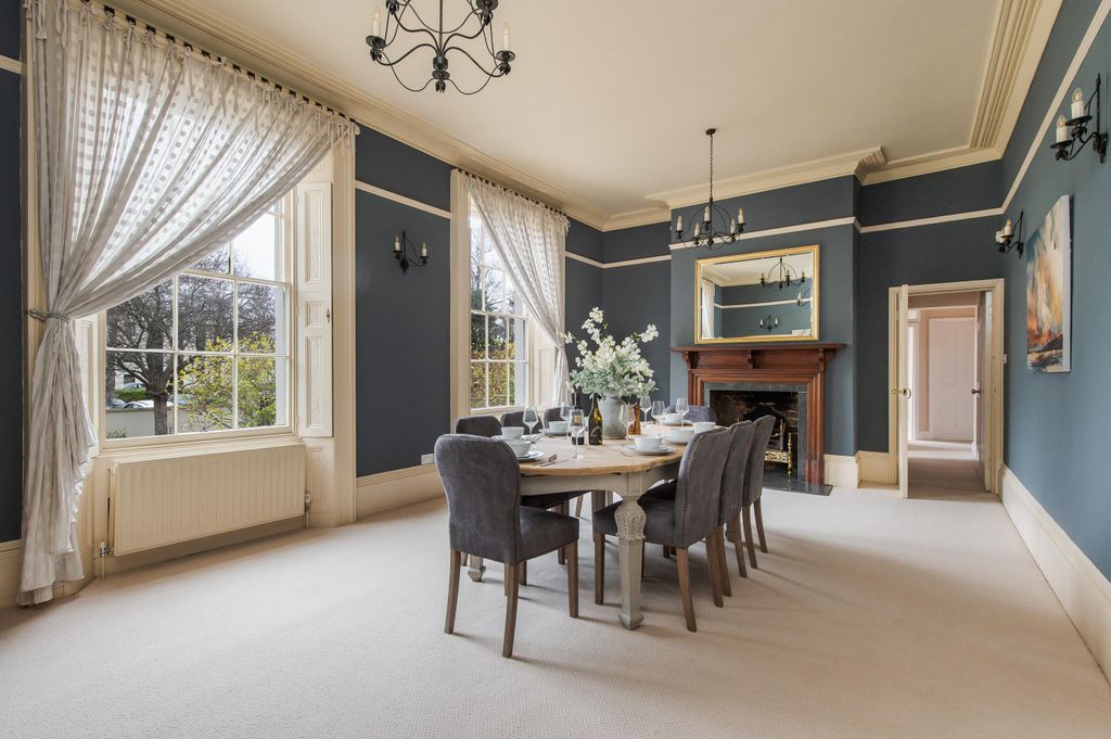 Property photo 2 of 37 Image