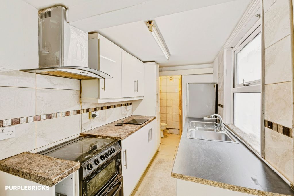 Property photo 2 of 23